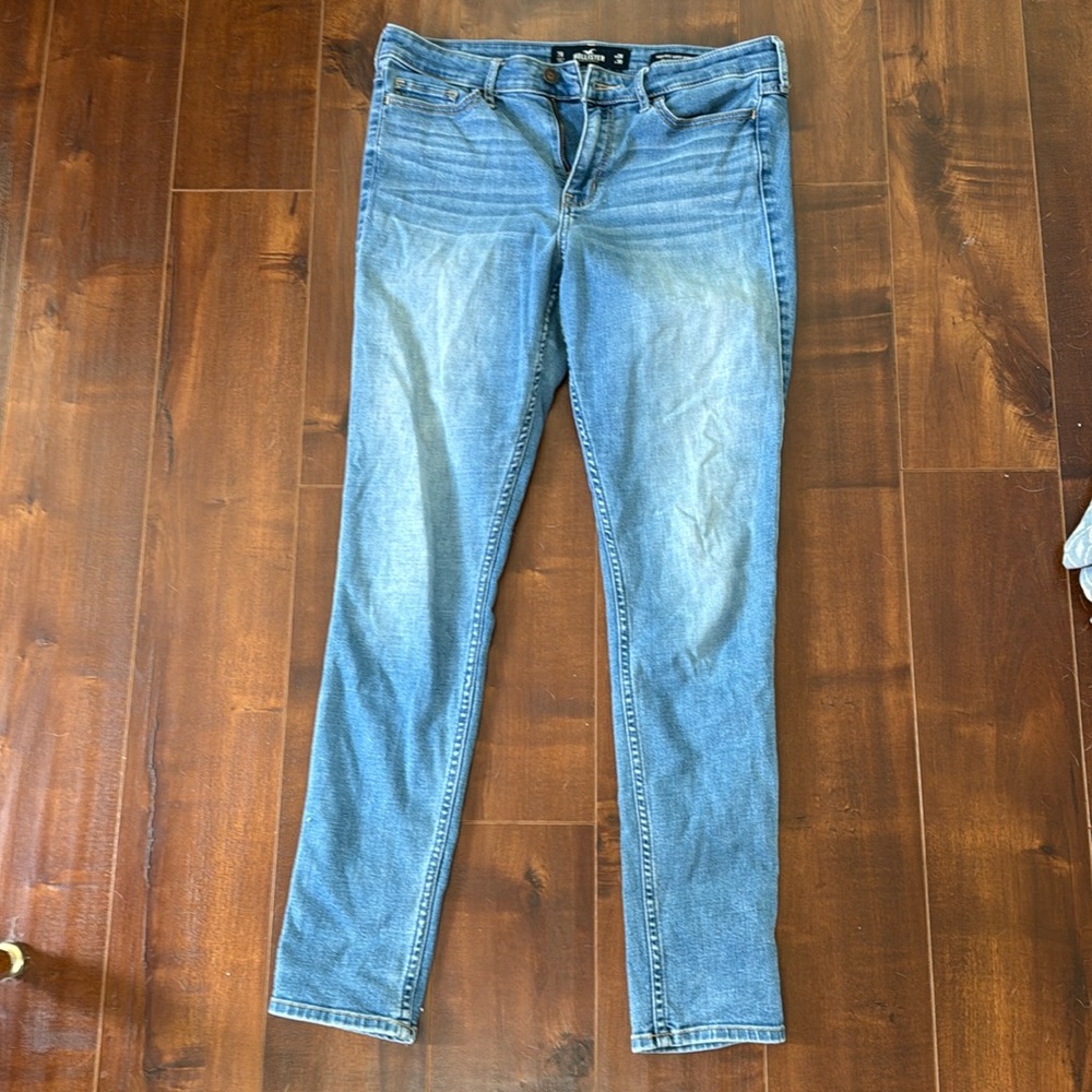HOLLISTER High Rise Super Skinny Jeans